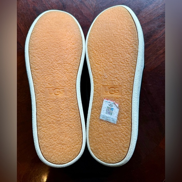 Ugg Cas Slip On Sneaker Casual Loafer Womens Shoe Black Leather Size 8.5 - Picture 4 of 7